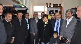 Hayırsever İş Adamı, Yetim Çocukları Sevindirdi