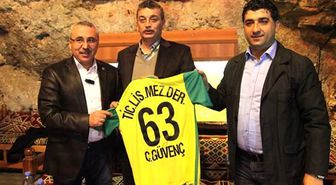 Vali Güvenç, Öğrencilerle Maçta Ter Döktü