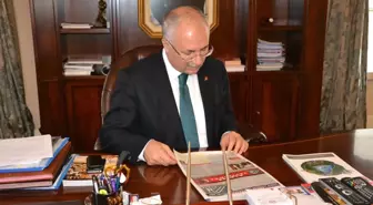 Derneğin Gazetesini Valiye Tanıttı