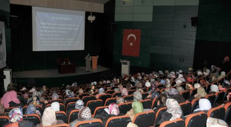 Niğde Belediyesi Konferansları Devam Ediyor