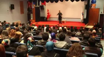 Öğrenciler Stand-up Gösterisi ile Eğlendi