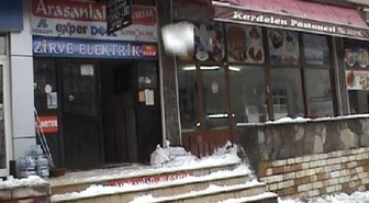 Çatıdan Düşen Kar Kütlesi Az Daha Can Alıyordu