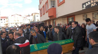 Eşini Öldürüp Ardından da Kendini Öldürdü