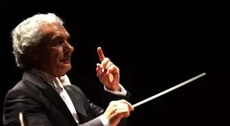 Karşıyaka Filarmoni 'Rus Ezgileri'Yle Ayakta Alkışlandı