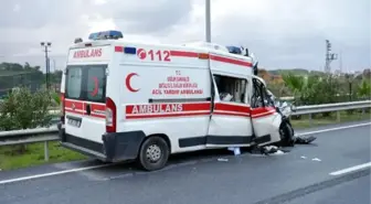 Alanya'da Ambulans Tırla Çarpıştı: 4 Yaralı