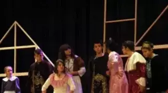 Haydi Çocuklar Tiyatroya