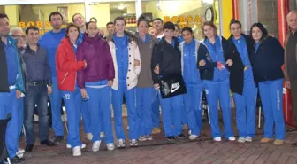 Turgutlu'nun Kuğularına Moral Yemeği