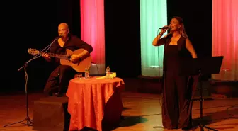 Bülent Özdemir Karşıyaka'da Sahne Aldı