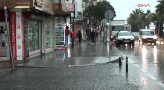 Çanakkale'de Sağanak Yağış Etkili Oluyor )