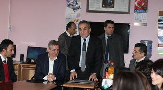 Başkan Cem Kara Karne Heyacanına Ortak Oldu