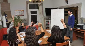 Güzelbahçe'de Öğrencilere Ücretsiz Matematik Dersi