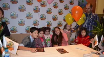 Köstebekgiller'in Çocuk Oyuncuları Hayranlarıyla Buluştu