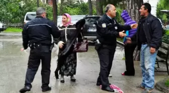 Sel Mağduru Aile Kaymakamlık Önünde Kendilerini Yakmaya Kalktı