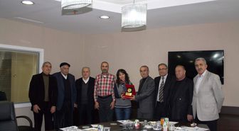 VATBO'dan Emekliye Ayrılan İlk Personele Plaket