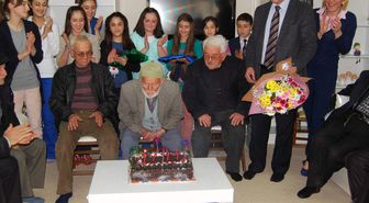 100 Yaşında İlk Doğum Gününü Kutladı