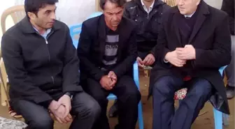 MHP Milletvekili Akçay, 3 Çocuğu Yangında Ölen Aileyi Ziyaret Etti