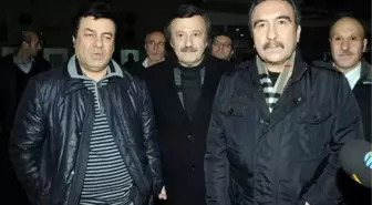 Özbeğen'in Sanatçı Dostları Hastaneye Akın Etti