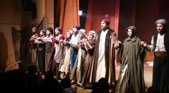 'Mem U Zin' Tatvan'da Sahnelendi