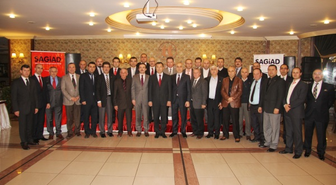 Büyükelçi Zhanseit Tuimebayev'in Onuruna Yemek Verdi