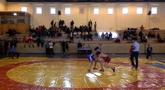 Okullar Minderde Kapıştı