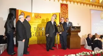 Bakan Ergin'den İşadamlarına Plaket