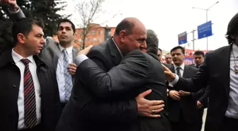 Bakan Konvoyunda Kaza