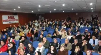 Tiyatro Sahnesinde Evlenme Teklifi