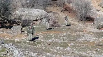 Mehmetçik, Pülümür Vadisi'nde PKK'lı İzi Sürüyor