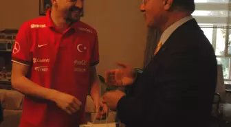 Abdulla Avcı ve Caner'e Mesir Macunu Dopingi