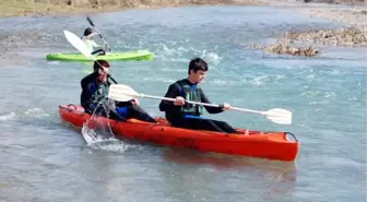 Kış Ortasında Rafting Heyecanı