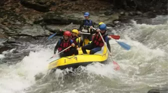 Kış Ortasında Rafting Keyfi