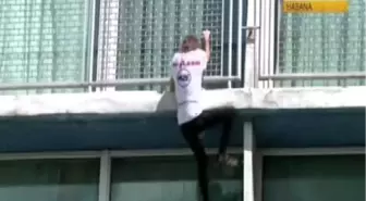 'Örümcek Adam' Şimdi de 27 Katlı Binaya Tırmandı