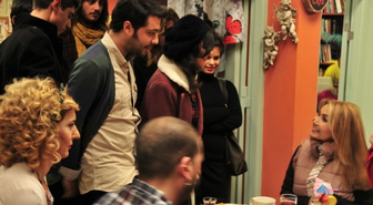 Aşk Kaç Beden Giyer?'de Yonca Evcimik