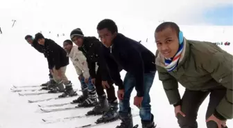 Somalili Öğrenciler Kaymayı Öğrendi