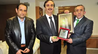 Bursaspor'un Amigosundan Başkan Keskin'e Teşekkür Plaketi