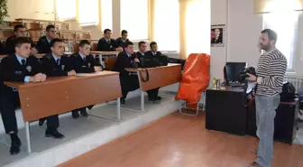 Kızılkaya'dan Polis Okulu Öğrencilere Fotoğraf Dersi