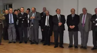 Fabrikanın Kadın İşçileri 5 Dakika İşi Bırakıp Dans Etti