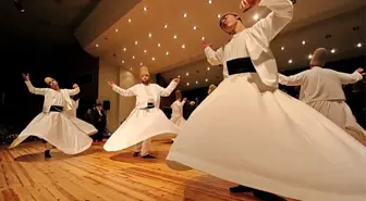 Mevlana'ya Peygamber Muamelesine Çattı