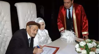 Yarım Asırlık Evli '41 Çift' Nikah Tazeledi