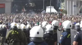 Yunanistan -Syriza'lı Göstericiler Polisle Çatıştı