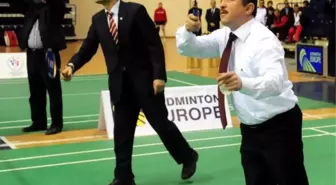 İzmir'de Badminton Rüzgarı