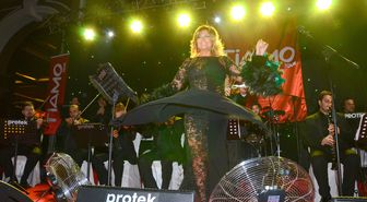 Sibel Can'dan İzmir'de Sevgililer Günü Konseri