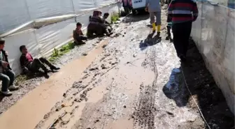 Tankerin Şaftına Elbisesi Takılan Çocuk Can Verdi