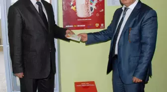 Belediyeden Okullara Atık Pil Kutusu