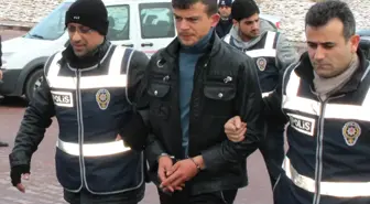 Evinin Önünde Geçti Diye Öldürmüş