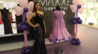 Fuar'ın Sürprizi Balondan Abiye Kıyafet