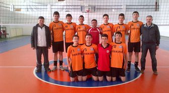 Gediz Ticaret Meslek Lisesi Voleybol Takımı Bölge Müsabakasında Grup Üçüncüsü Oldu
