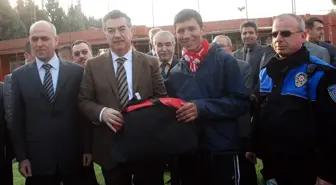 Polis Aydınlı Gençleri Halı Saha Turnuvasında Kaynaştıracak
