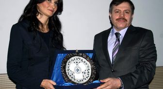 Azeri Vekilden Gençlere Sosyal Medya Çağrısı