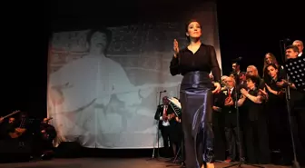 Neşet Ertaş Sevgisi Karşıyaka'da Salona Sığmadı